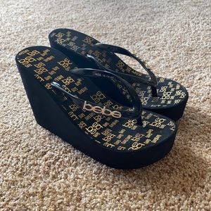 bebe platform flip flops